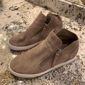 Steve Madden beige